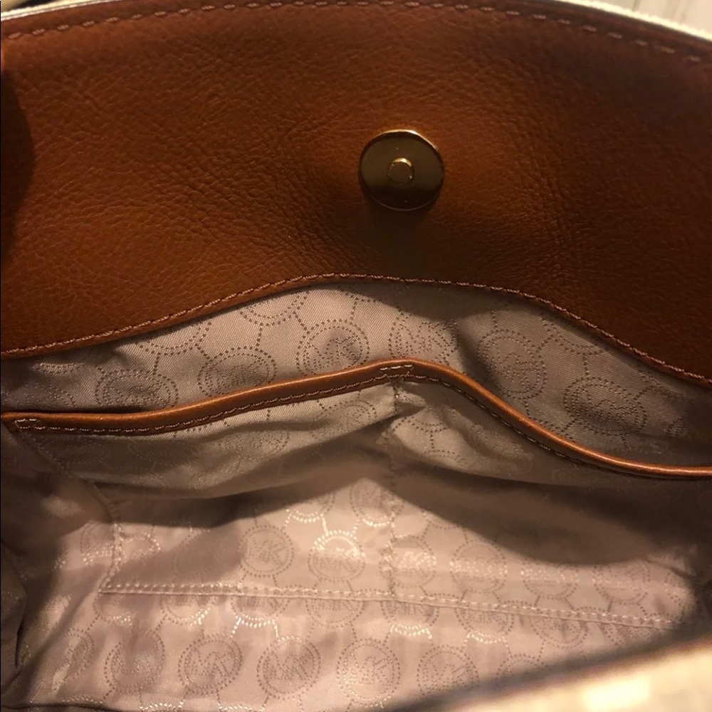 Michael kors bag - Picture 10 of 11